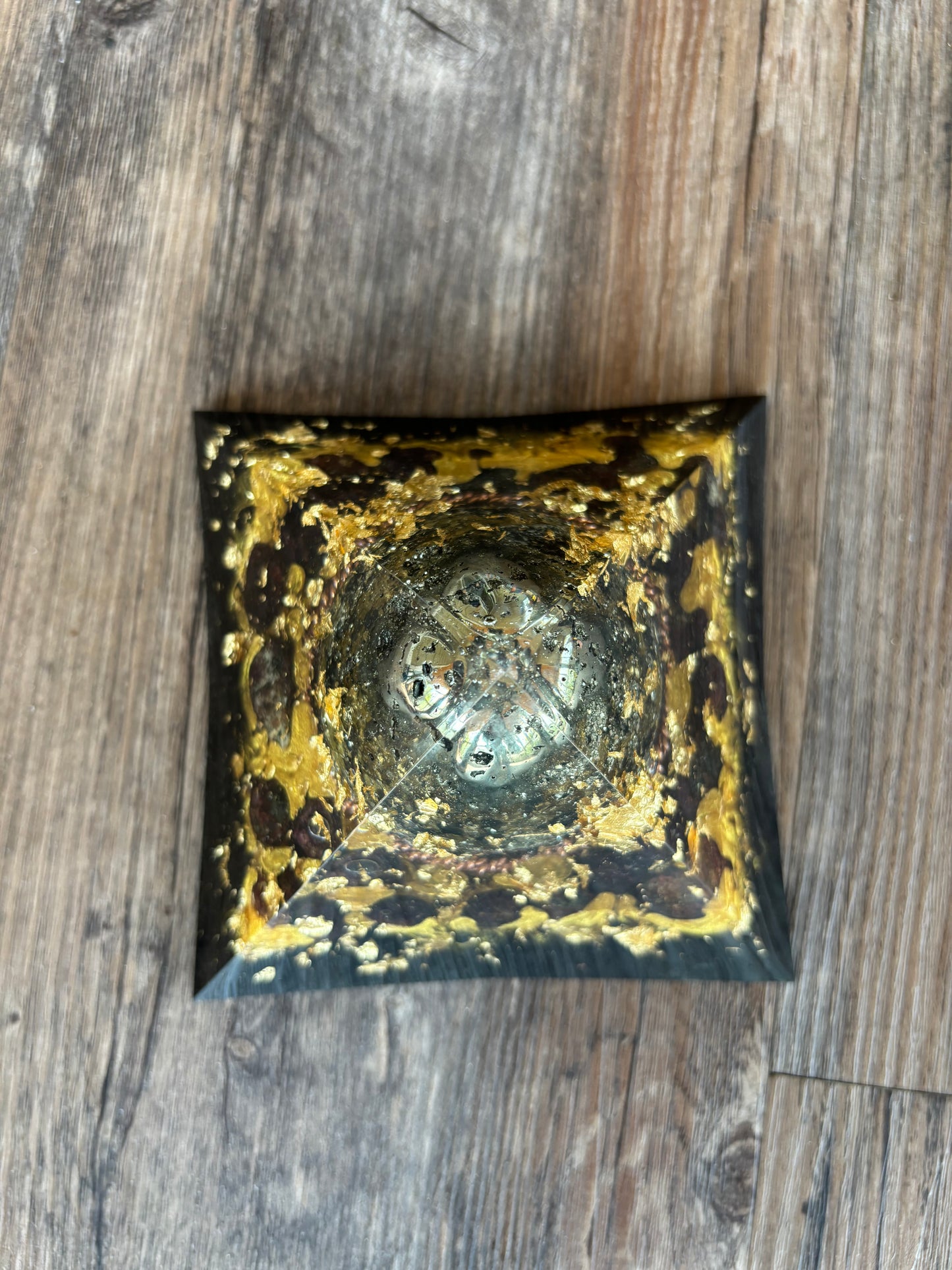 8-Sided Orgone Energy Pyramid