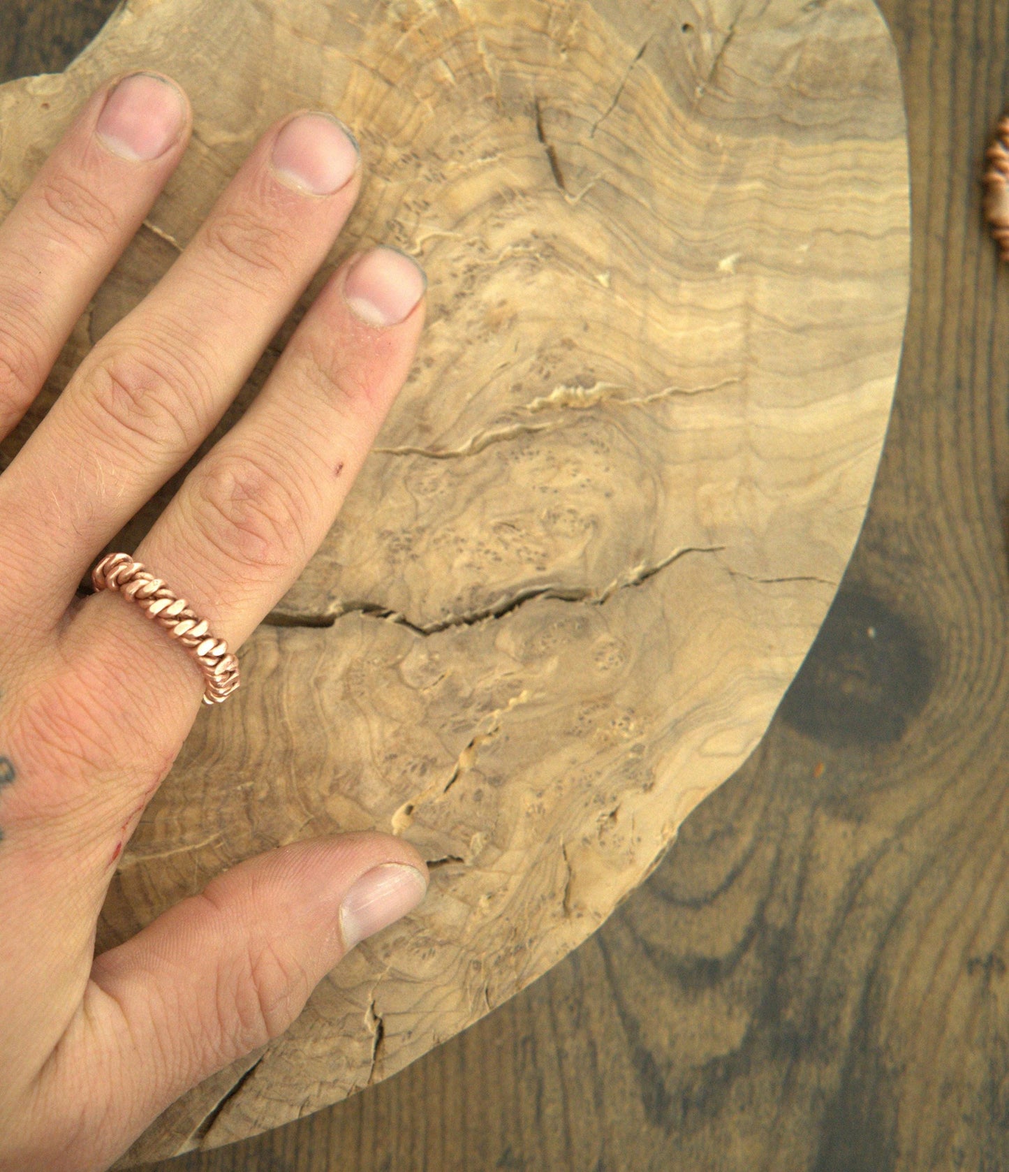 Lost Cubit 1/8 Double Twist Finger Ring